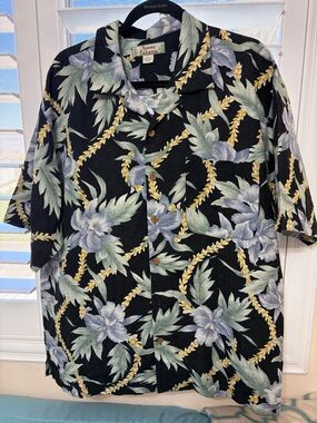 Tommy Bahama Black Floral Hawaiian Camp Shirt Blue and Green Blooms Size Large